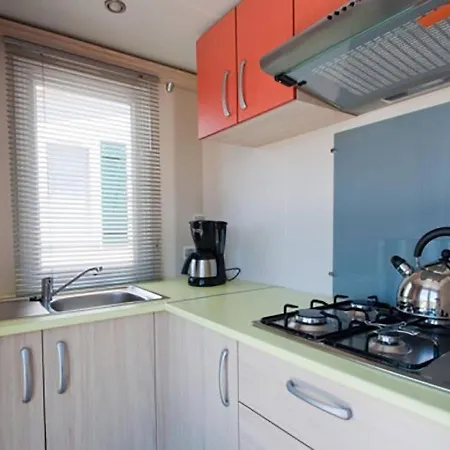 Decent Mobile Home In Sorso With Garden Dom wakacyjny